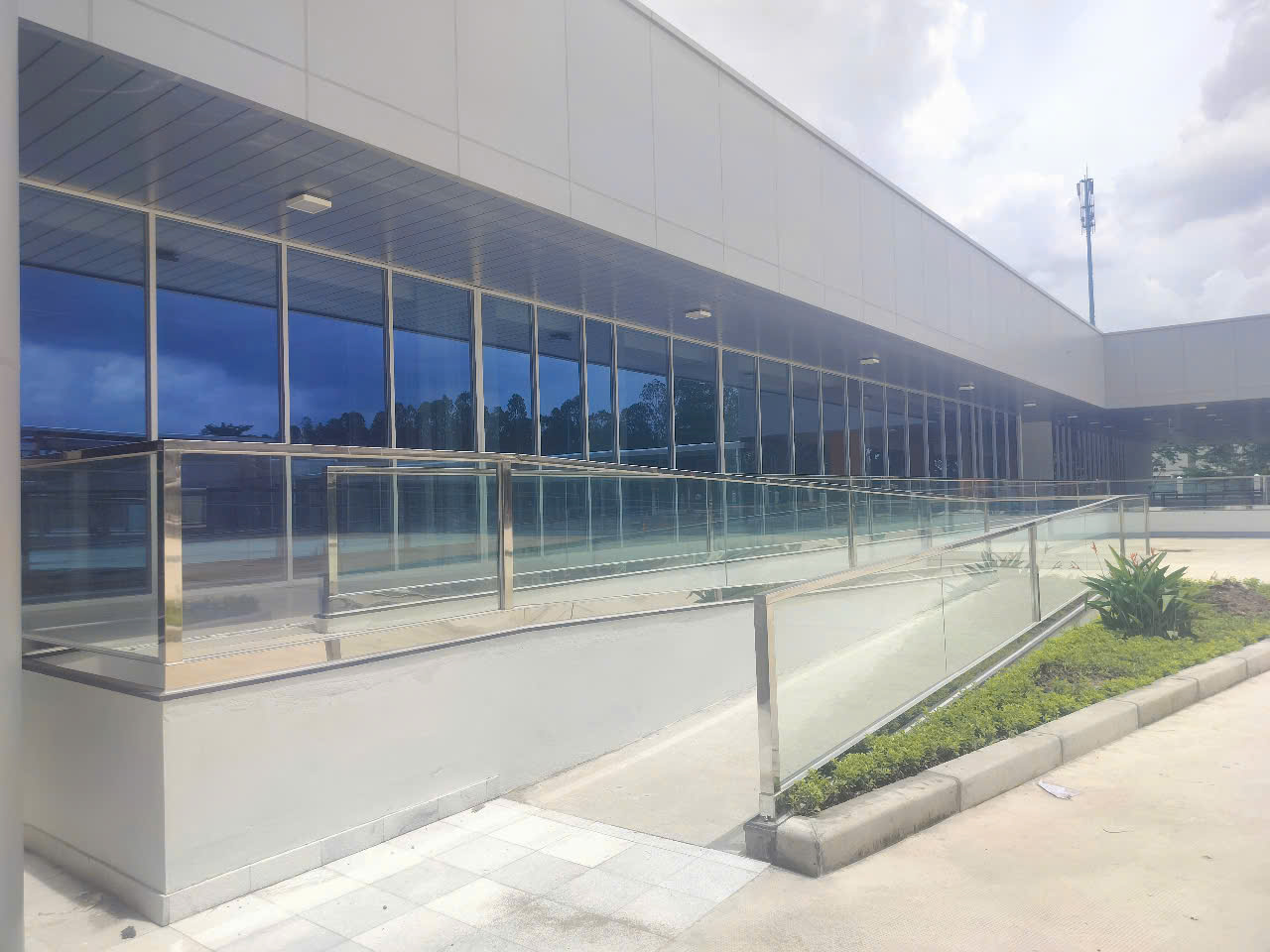 vách nhôm kính cho công trình Yokorei